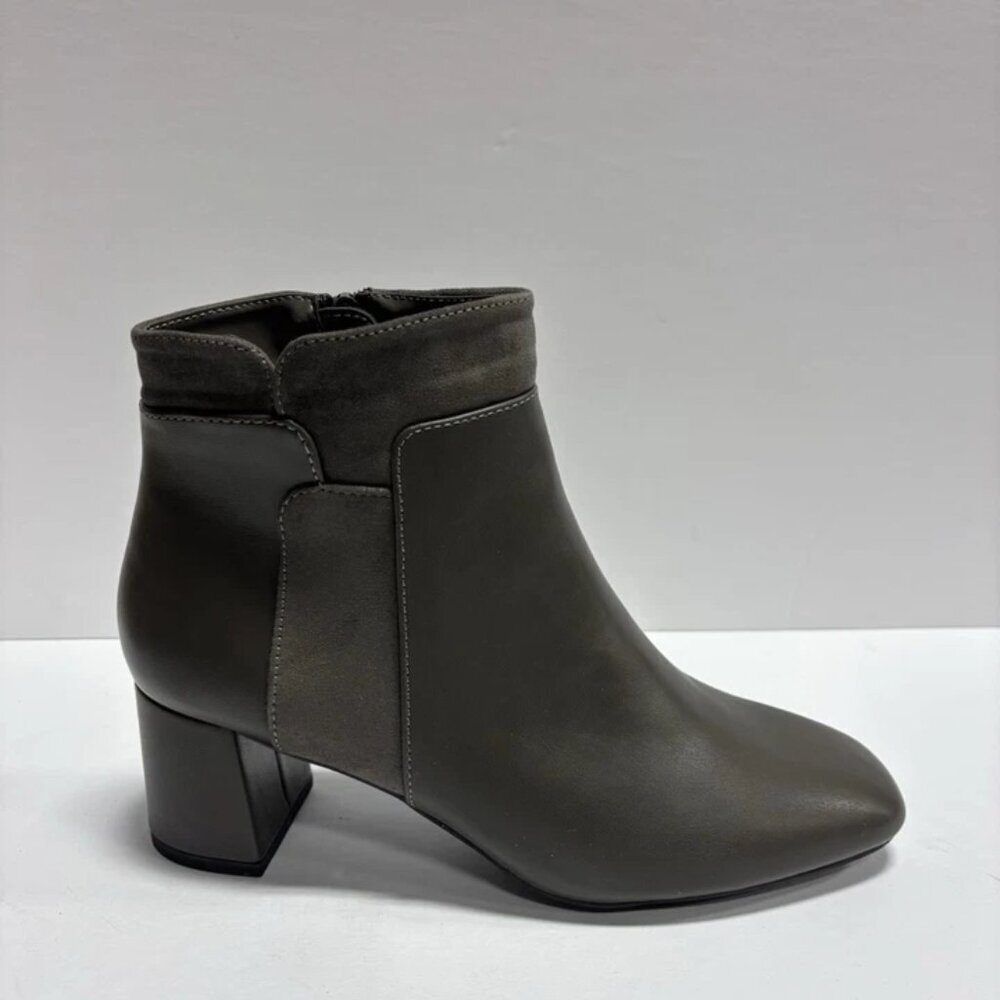 Bella Vita Women’s Medley Gray Ankle Booties, Size 7.5 M